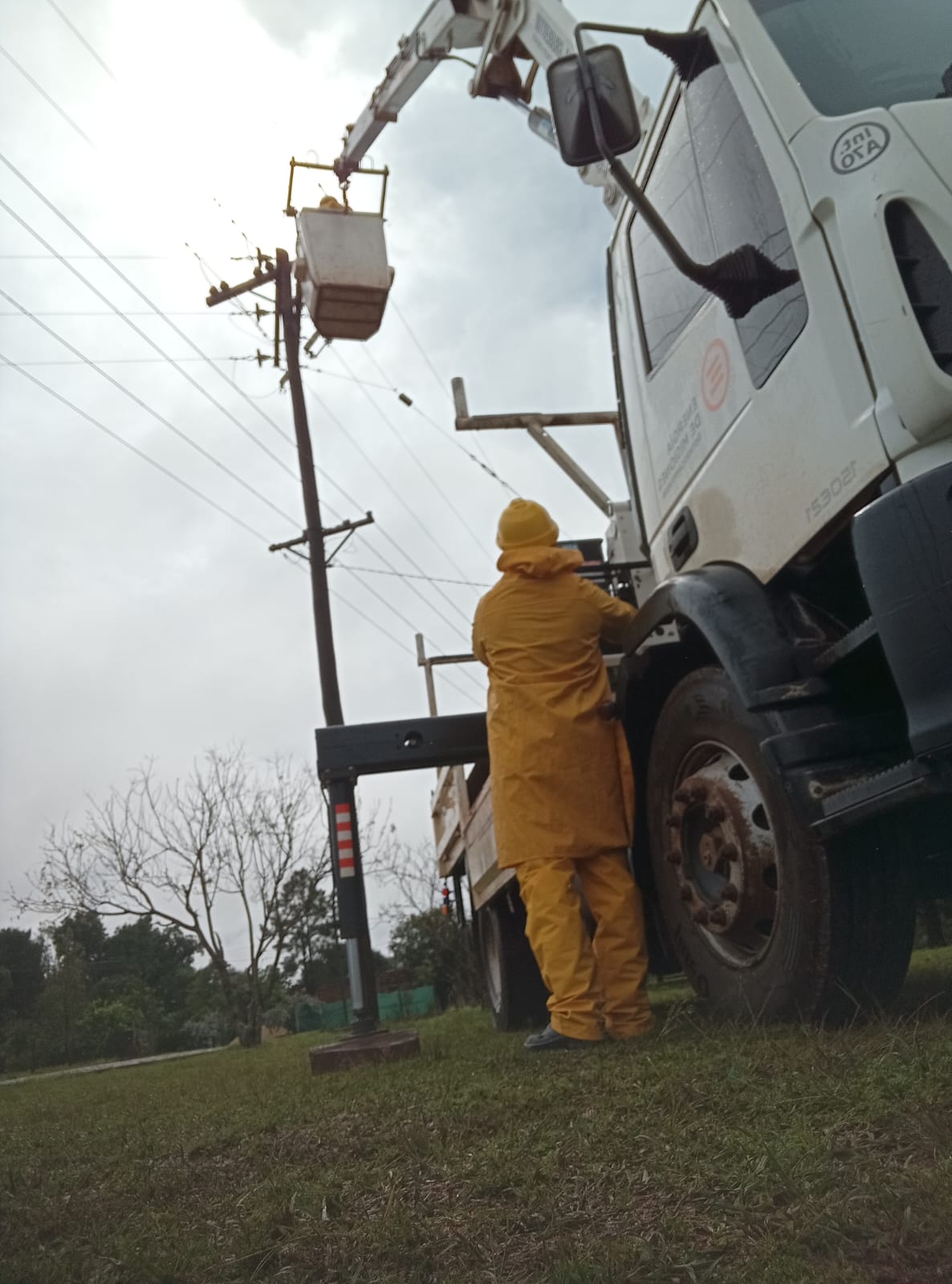 Energía de Misiones repara infraestructura dañada por el temporal 3 Energía de Misiones repara infraestructura dañada por el temporal imagen-2