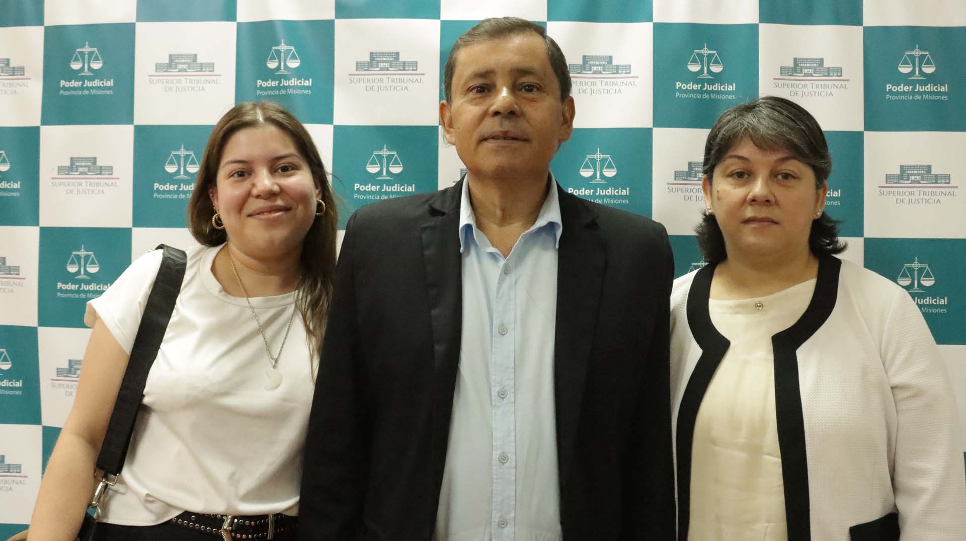 Emotivo acto de reconocimiento a funcionarios y agentes judiciales en el Edificio de Tribunales imagen-43