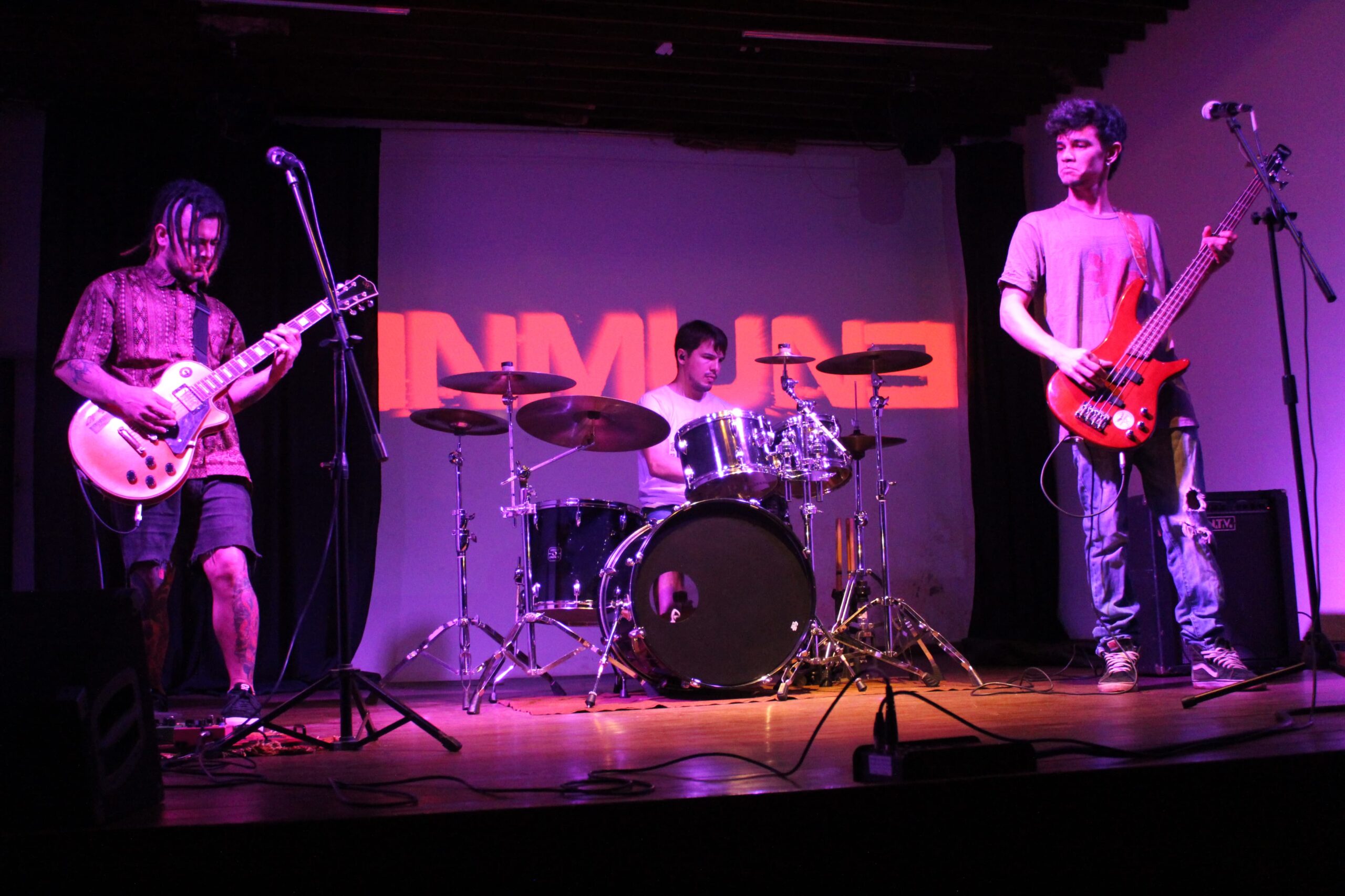 El ciclo “Al Caer el Sol” continúa este domingo con propuestas de reggae y rock alternativo en la costanera posadeña 5 El ciclo “Al Caer el Sol” continúa este domingo con propuestas de reggae y rock alternativo en la costanera posadeña imagen-4