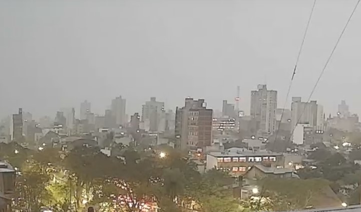 Tiempo: nublado y cálido, lluvias aisladas imagen-38