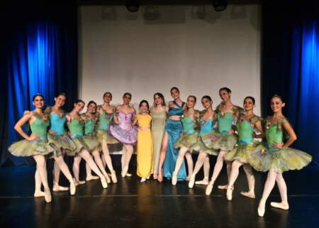 La Academia de Ballet de Moscú entregó diplomas a tres egresadas imagen-2