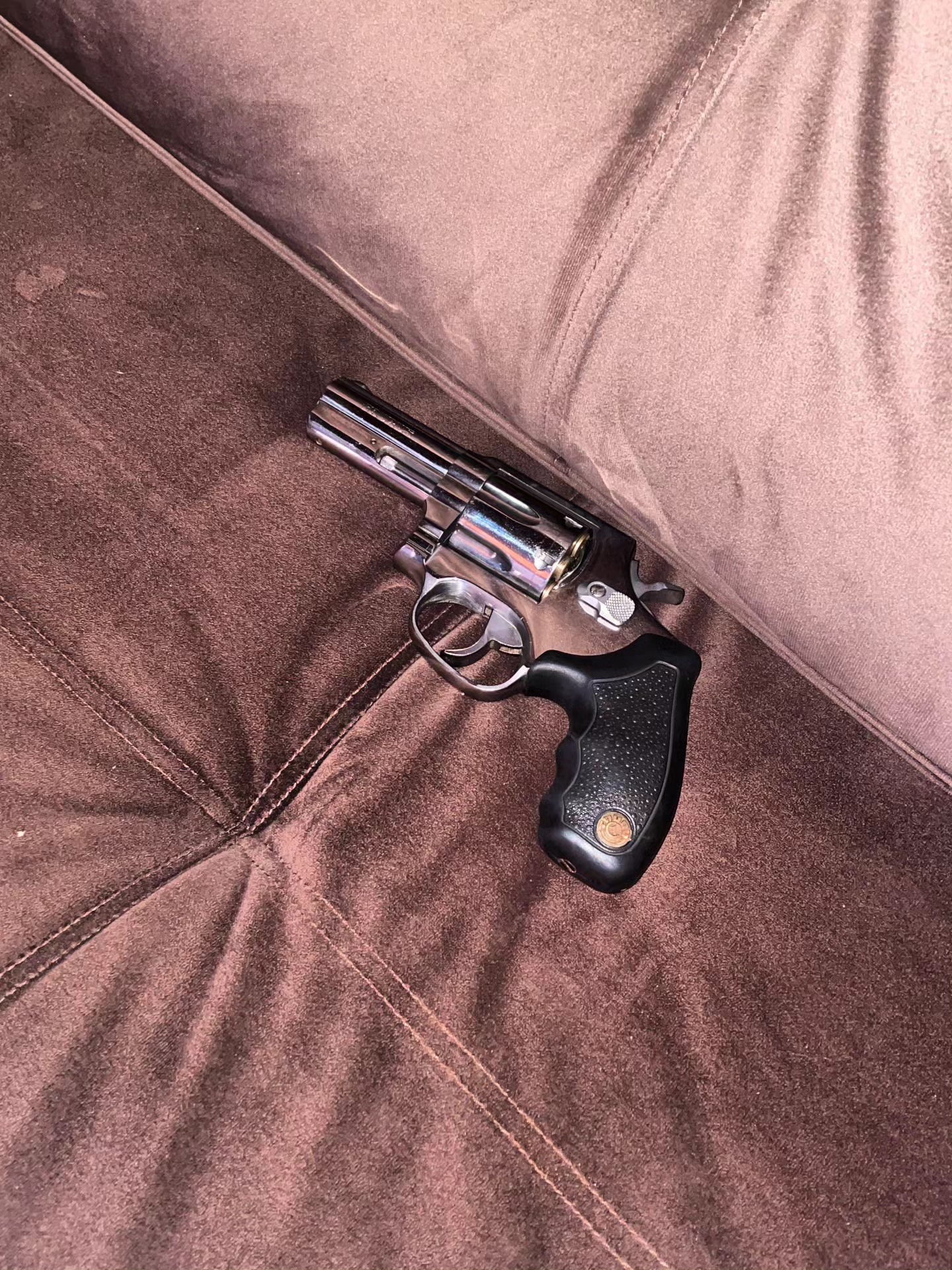 Arrestaron a una brasileña que atacó a tiros a la Policía y se atrincheró en una vivienda en Bernardo de Irigoyen 3 Arrestaron a una brasileña que atacó a tiros a la Policía y se atrincheró en una vivienda en Bernardo de Irigoyen imagen-2