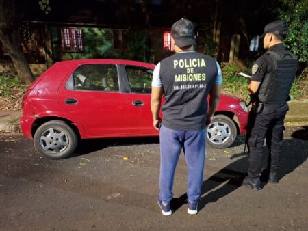 Rápido despliegue policial permitió recuperar un auto robado en Posadas Rápido despliegue policial permitió recuperar un auto robado en Posadas imagen-2