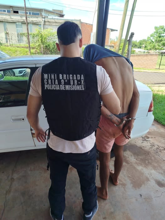 Amenazó con “prender fuego todo”: terminó detenido tras un operativo en Posadas 3 Amenazó con “prender fuego todo”: terminó detenido tras un operativo en Posadas imagen-2