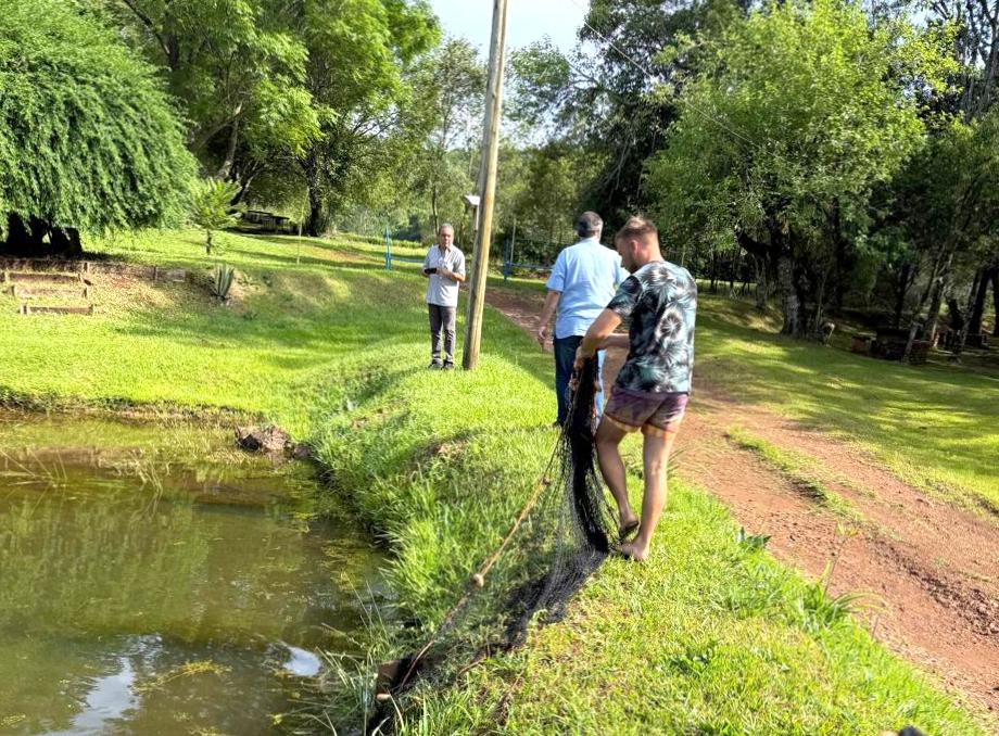 Piscicultura, turismo y producción: acompañamiento para avanzar en reglamentación de Ley de Faena Artesanal 13 Piscicultura, turismo y producción: acompañamiento para avanzar en reglamentación de Ley de Faena Artesanal imagen-12