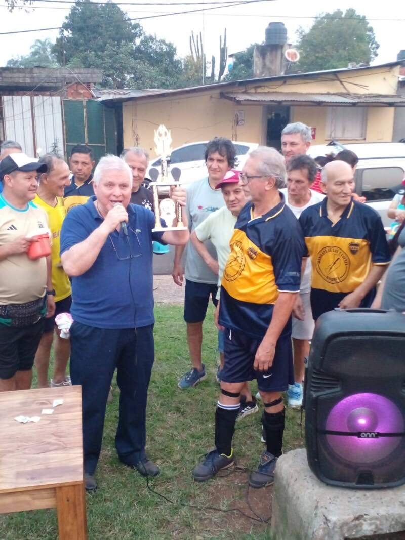 Invitan a colaborar con donaciones de juguete, ropa o calzado para el Club Palomas del Espíritu Santo, de María Morínigo imagen-8