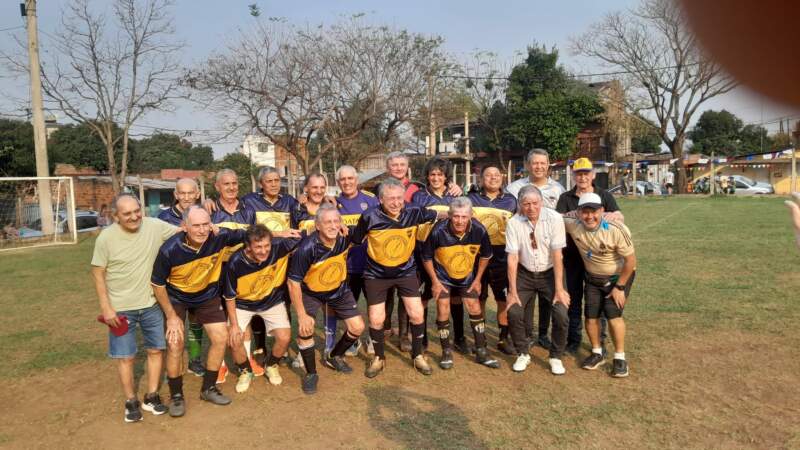 Invitan a colaborar con donaciones de juguete, ropa o calzado para el Club Palomas del Espíritu Santo, de María Morínigo imagen-4