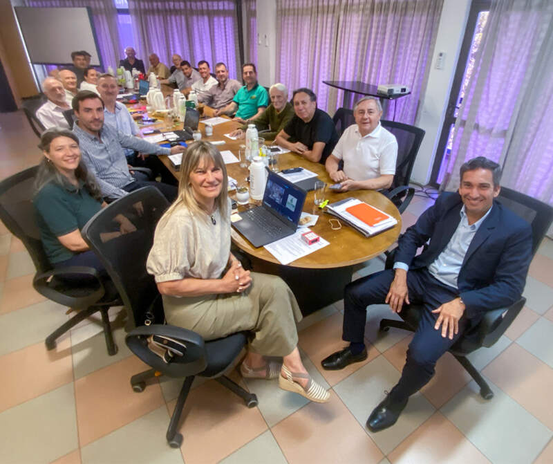 En medio de la crisis yerbatera, el nuevo Presidente del INYM coordinó su primera reunión de Directorio imagen-13