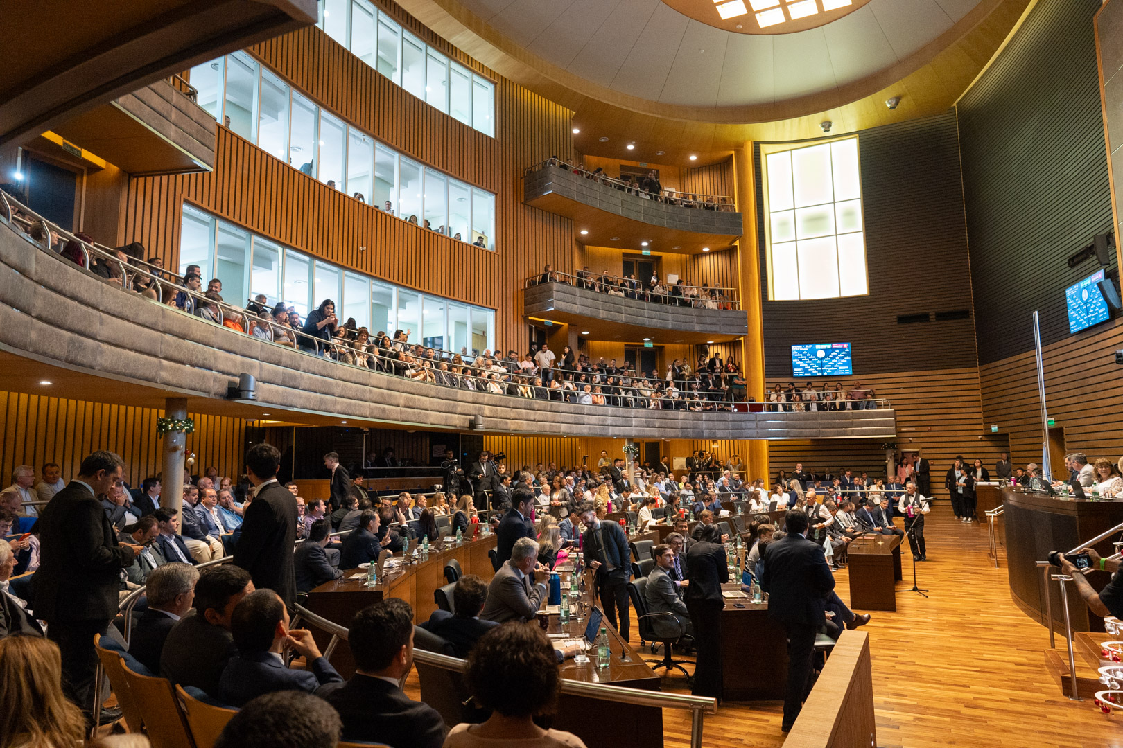 Ministros del STJ participaron de la jura de la nueva conformación legislativa provincial 3 Ministros del STJ participaron de la jura de la nueva conformación legislativa provincial imagen-2