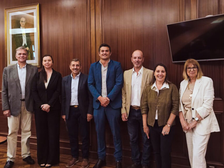 Misiones firmó un convenio con la Organización Internacional Agropecuaria para fortalecer la producción orgánica en la provincia imagen-48