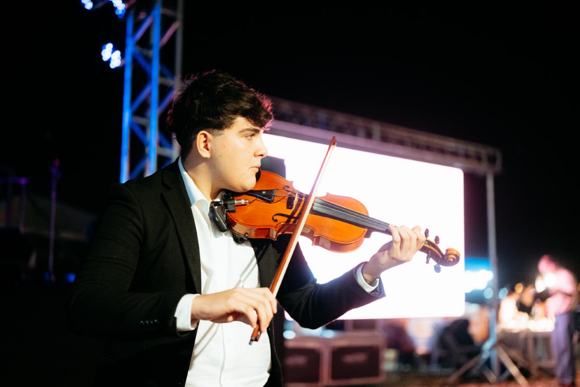 La "Vigilia por Andrés" rindió tributo al héroe nacional y celebró el legado musical de Raúl Barboza 9 La "Vigilia por Andrés" rindió tributo al héroe nacional y celebró el legado musical de Raúl Barboza imagen-8