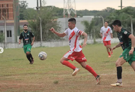 Fútbol: el fin de semana los equipos misioneros definen su fututo en el Federal Amateur Fútbol: el fin de semana los equipos misioneros definen su fututo en el Federal Amateur imagen-15