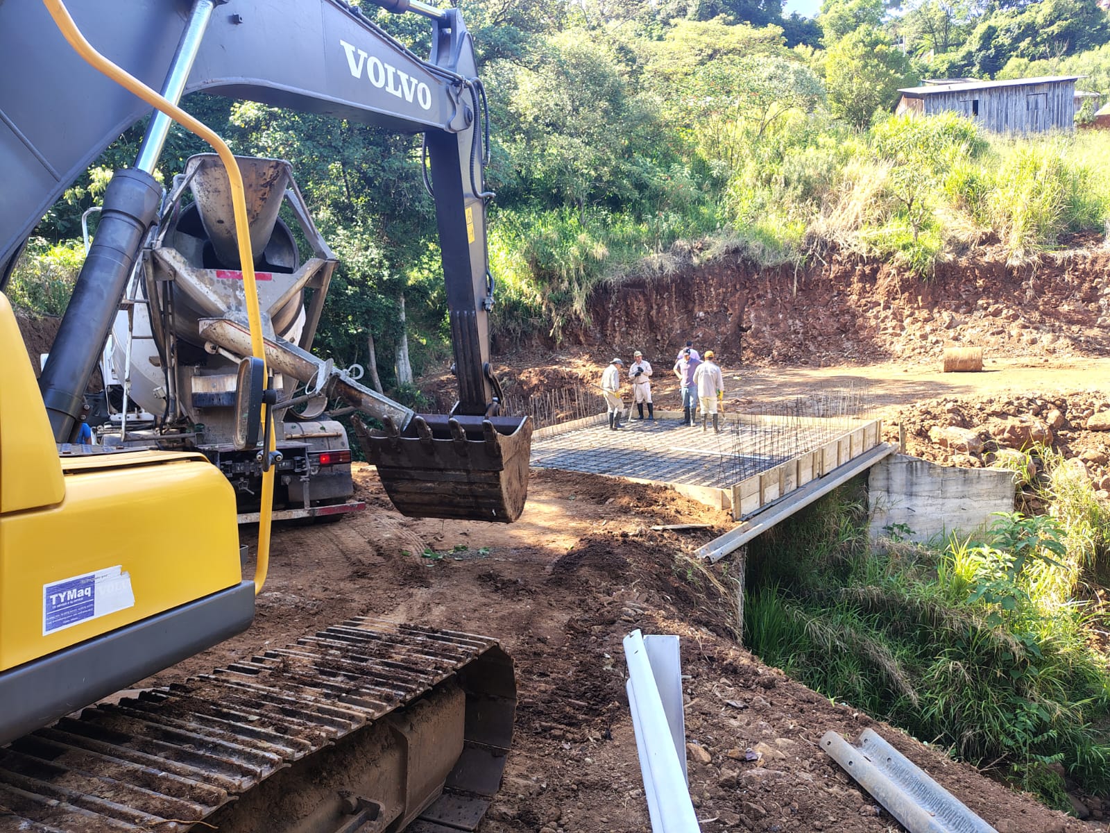 La DPV avanza en la construcción de una nueva alcantarilla urbana que mejorará la conectividad en el barrio Cuatro Hermanos imagen-21