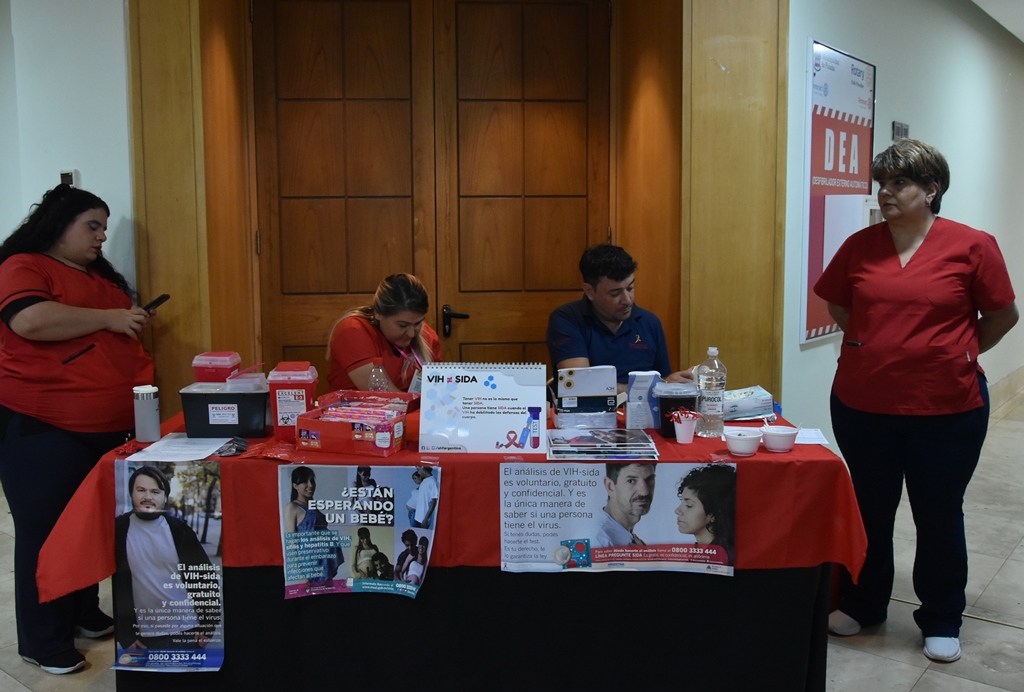 El VIH “dejó de ser una enfermedad mortal para pasar a ser una infección crónica tratable” imagen-23