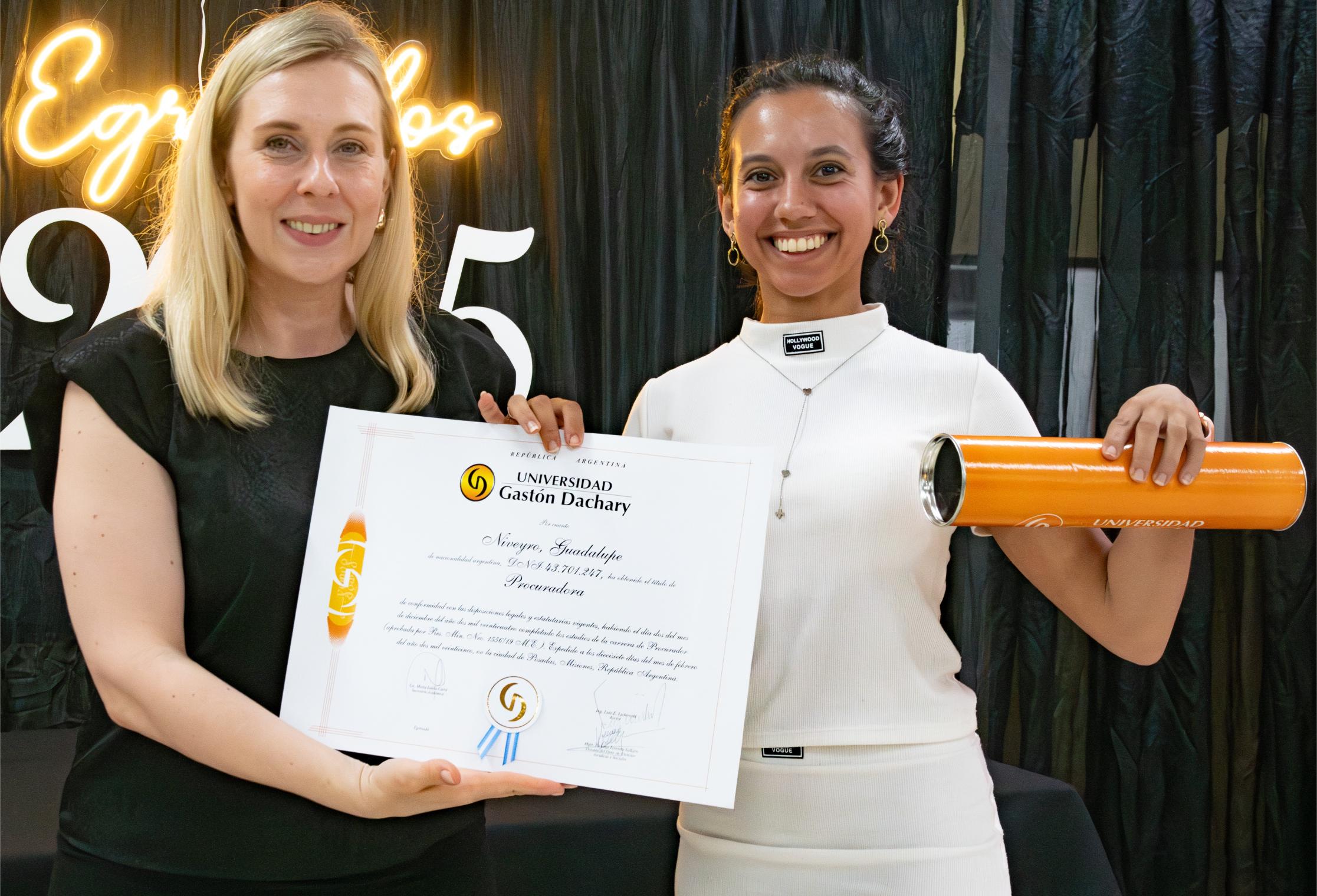 La Universidad Dachary celebró en Eldorado una emotiva colación de grado y sumó nuevos profesionales a la región 7 La Universidad Dachary celebró en Eldorado una emotiva colación de grado y sumó nuevos profesionales a la región imagen-6