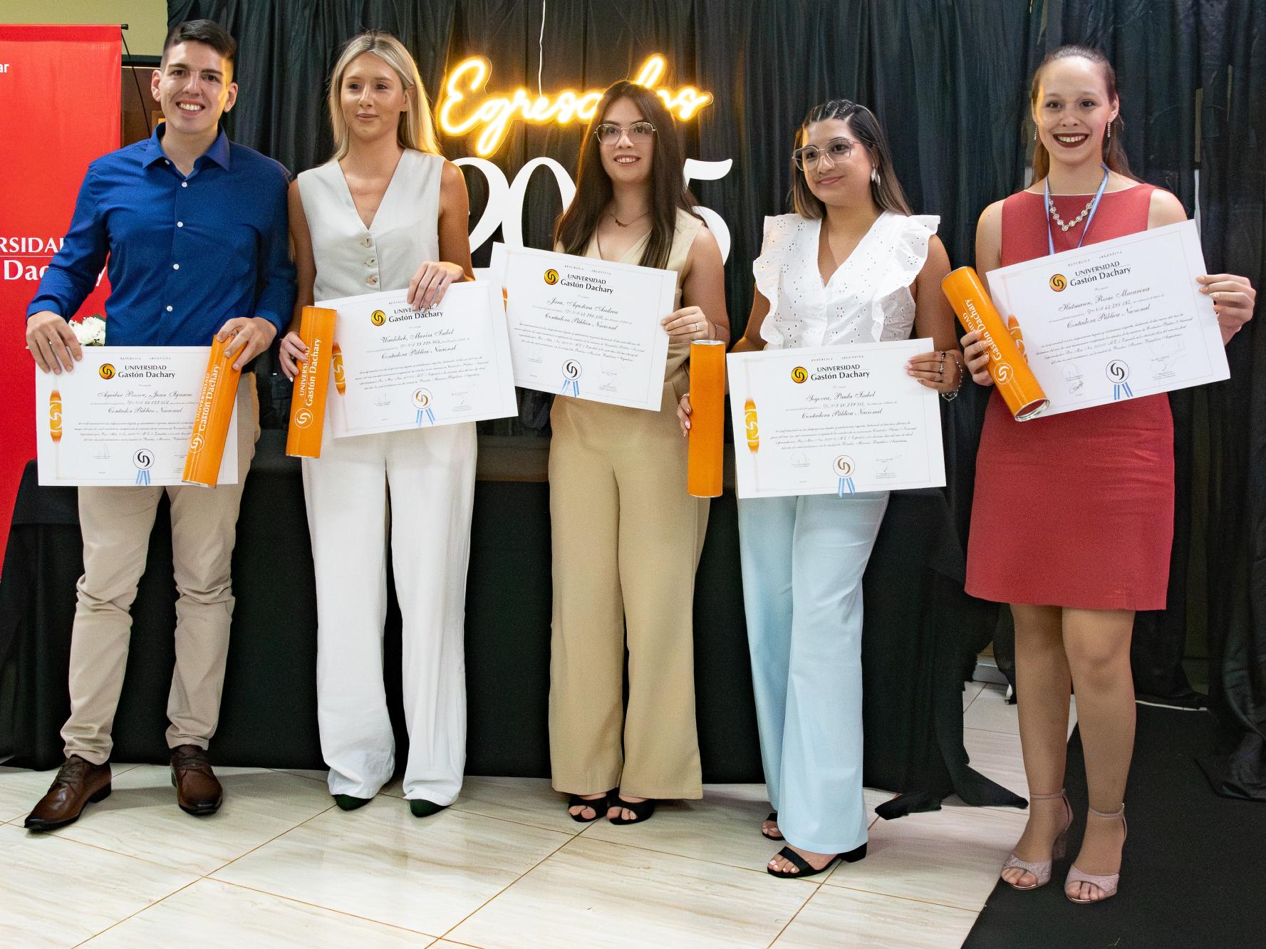 La Universidad Dachary celebró en Eldorado una emotiva colación de grado y sumó nuevos profesionales a la región 3 La Universidad Dachary celebró en Eldorado una emotiva colación de grado y sumó nuevos profesionales a la región imagen-2