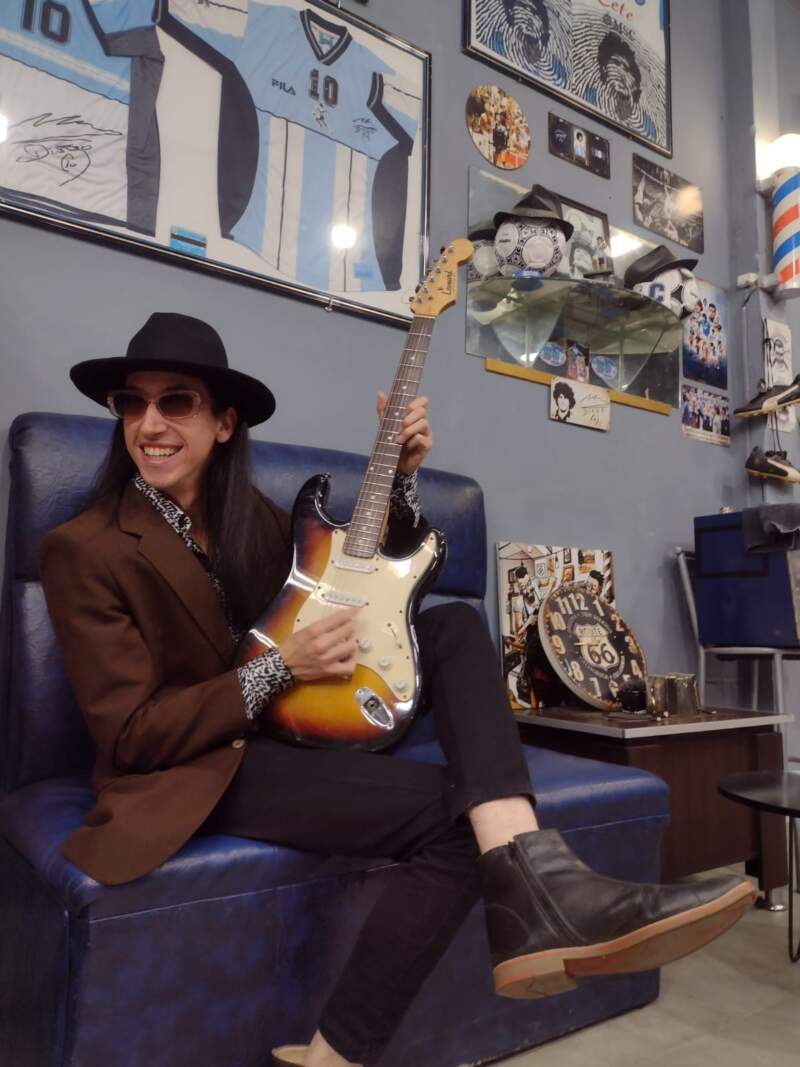 De cantar en el colectivo a lanzar su primer single: Eric Baddeley inició un proyecto discográfico de producción propia imagen-13