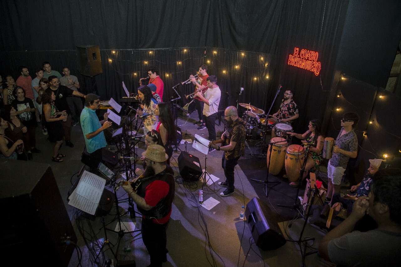 Noche Decembrina en el Galpón de la Murga: música en vivo, diversidad sonora y una propuesta para brindar por el año con amigos 3 Noche Decembrina en el Galpón de la Murga: música en vivo, diversidad sonora y una propuesta para brindar por el año con amigos imagen-2