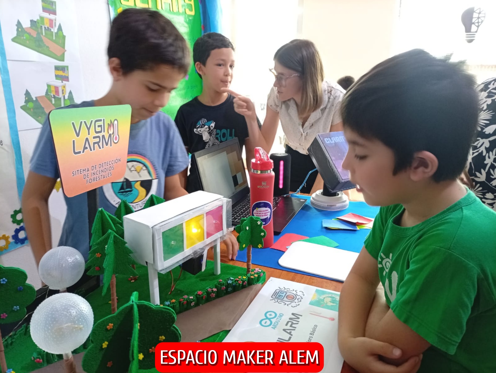 Misiones celebra la creatividad de sus estudiantes: comienza la tercera y última semana de las Galas de Presentación de Proyectos de la Red de Espacios Maker 5 Misiones celebra la creatividad de sus estudiantes: comienza la tercera y última semana de las Galas de Presentación de Proyectos de la Red de Espacios Maker imagen-4