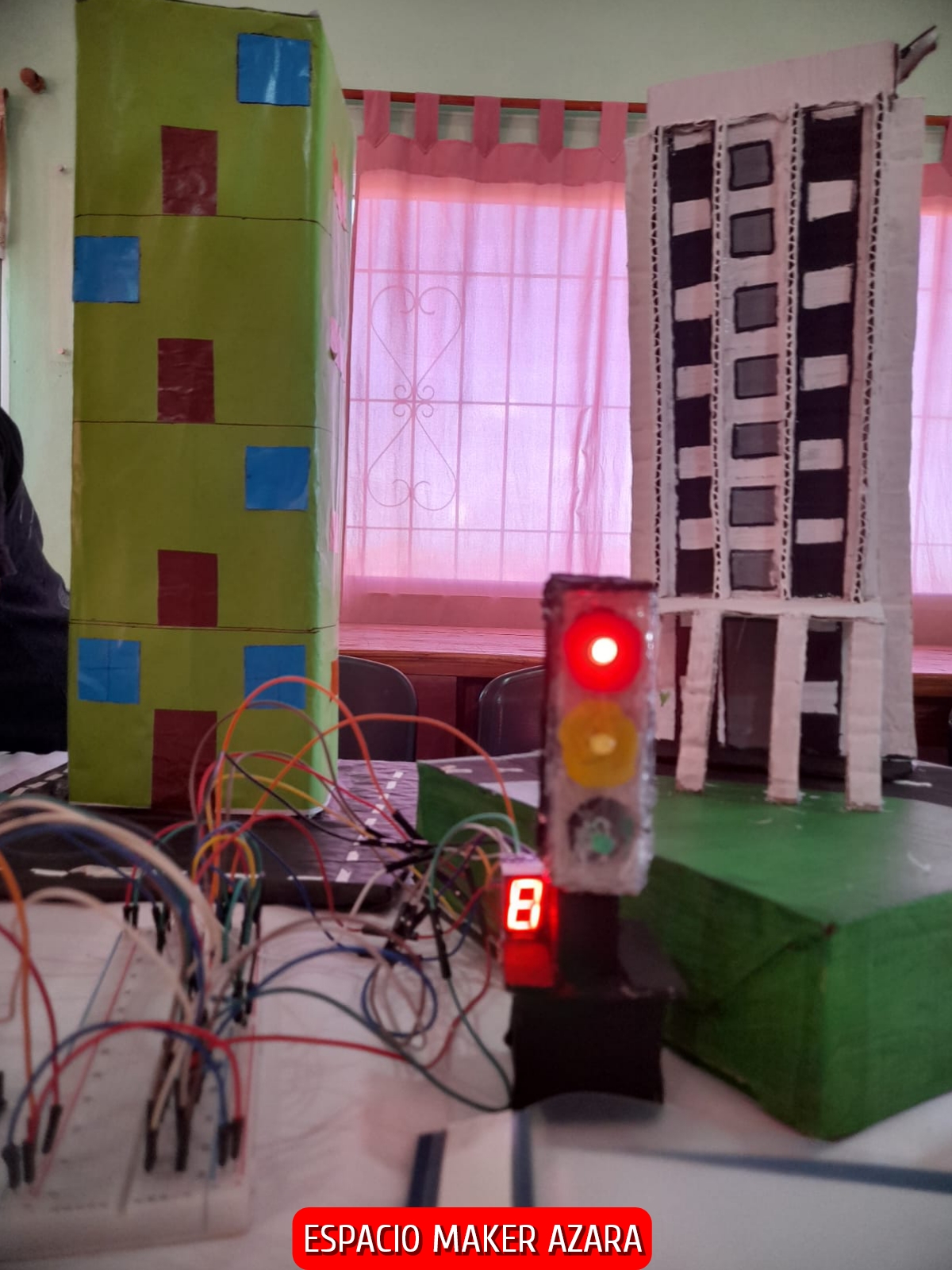 Misiones celebra la creatividad de sus estudiantes: comienza la tercera y última semana de las Galas de Presentación de Proyectos de la Red de Espacios Maker 13 Misiones celebra la creatividad de sus estudiantes: comienza la tercera y última semana de las Galas de Presentación de Proyectos de la Red de Espacios Maker imagen-12