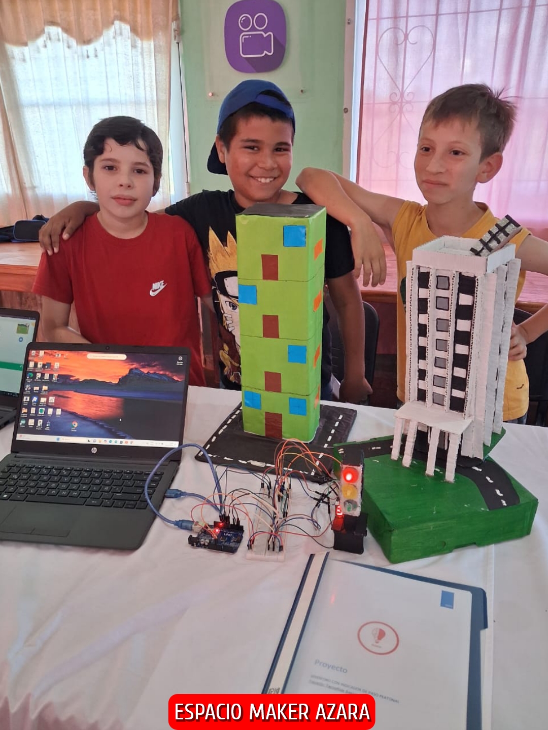 Misiones celebra la creatividad de sus estudiantes: comienza la tercera y última semana de las Galas de Presentación de Proyectos de la Red de Espacios Maker 15 Misiones celebra la creatividad de sus estudiantes: comienza la tercera y última semana de las Galas de Presentación de Proyectos de la Red de Espacios Maker imagen-14