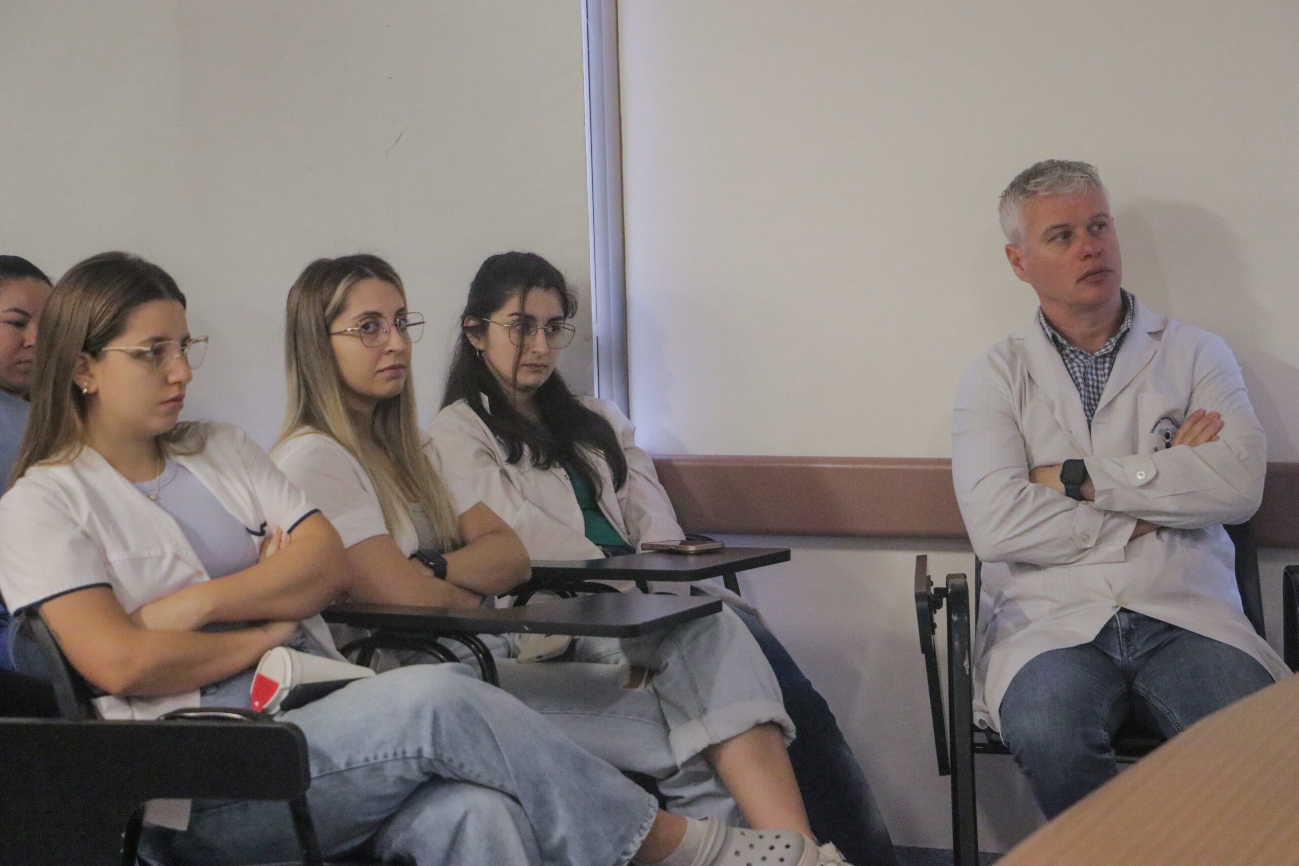 El robot Da Vinci del Hospital Madariaga marca un hito en cirugías urológicas mini invasivas imagen-27