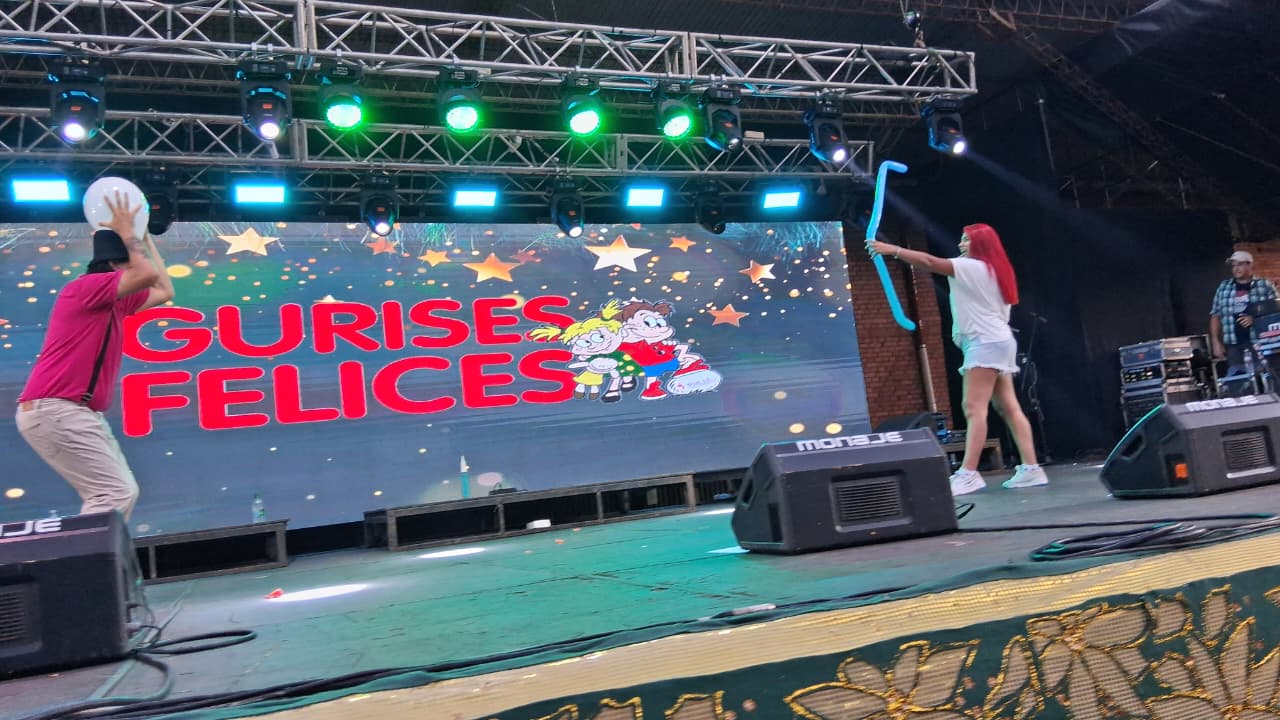 Gurises Felices compartió la magia de la Navidad en Capioví y Leandro N. Alem 3 Gurises Felices compartió la magia de la Navidad en Capioví y Leandro N. Alem imagen-2