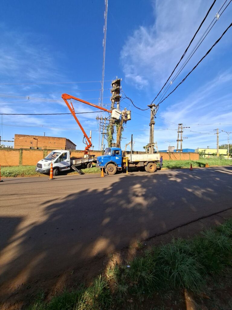 Puerto Iguazú: habilitan nueva línea exclusiva para mejorar la energía en las 2000 Hectáreas y la zona sur Puerto Iguazú: habilitan nueva línea exclusiva para mejorar la energía en las 2000 Hectáreas y la zona sur imagen-10