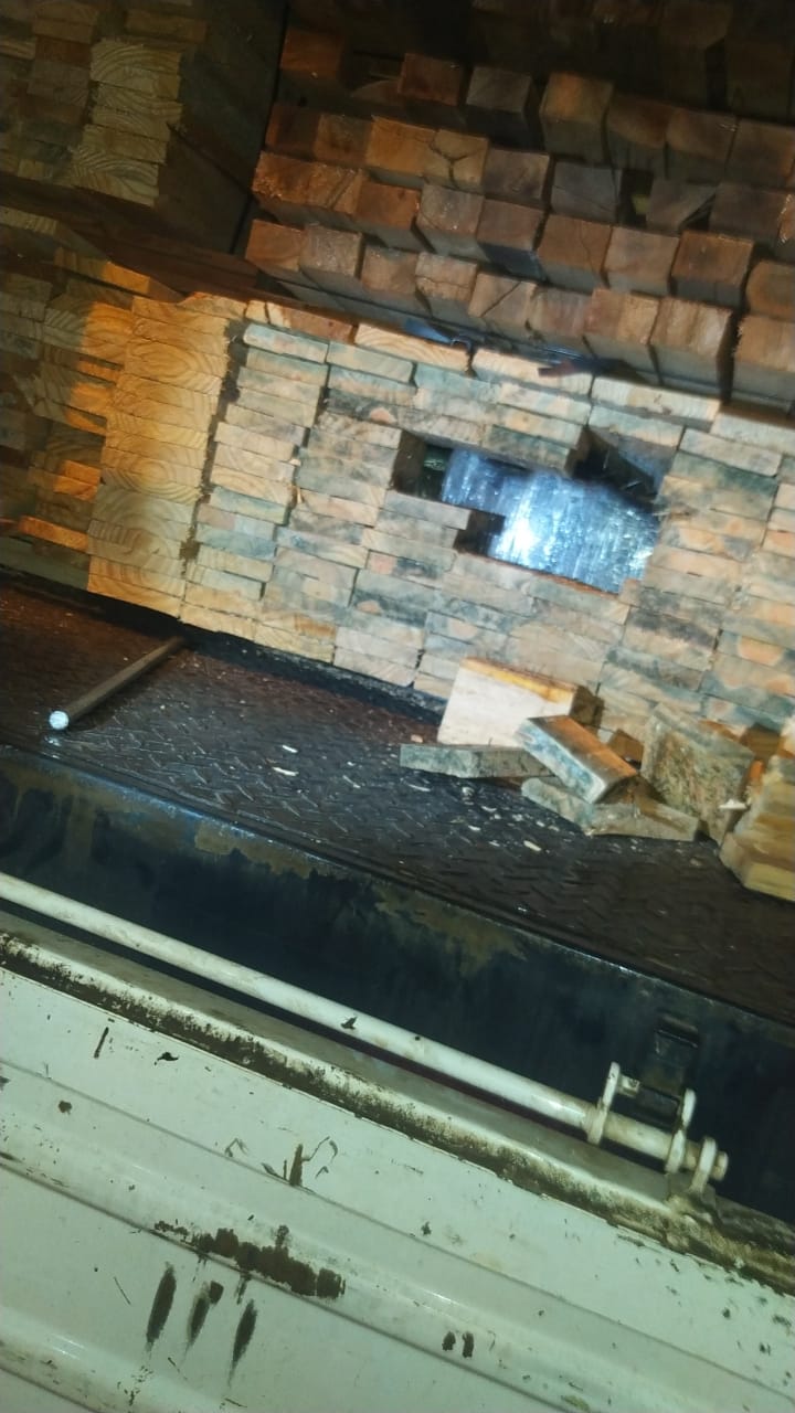 Armaron cofres con cargamento de madera para ocultar y trasladar más de siete toneladas de marihuana 9 Armaron cofres con cargamento de madera para ocultar y trasladar más de siete toneladas de marihuana imagen-8