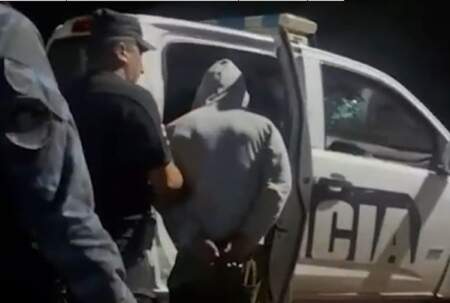 Encerró a la propietaria durante un robo y fue reducido tras la irrupción policial en Puerto Esperanza imagen-7