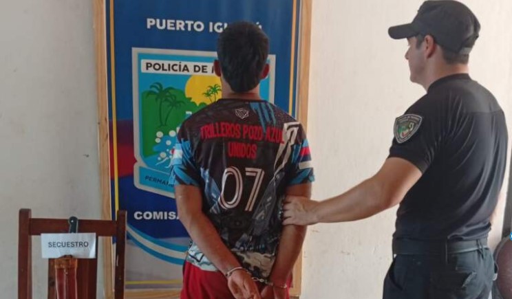 Puerto Iguazú: ex convicto amenazó a su pareja con un machete, atacó a policías y terminó detenido imagen-12