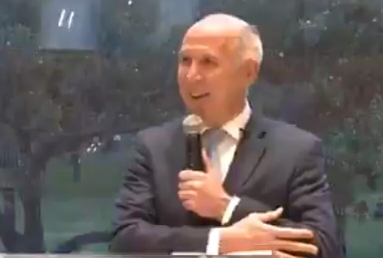 Ricardo Lorenzetti presenta su nuevo libro “El liderazgo del caos” Ricardo Lorenzetti presenta su nuevo libro “El liderazgo del caos” imagen-7