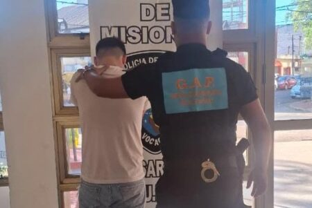 Detuvieron a un joven que atacó a golpes a un chofer de colectivo en Posadas imagen-21