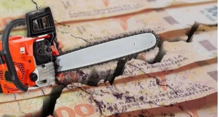 Luis Caputo refuerza el ajuste a provincias: en noviembre, los envíos fueron los más bajos en 20 años imagen-11