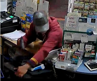 Operativo cerrojo digital en Posadas: atraparon a tres asaltantes tras un intento de robo a una farmacia Operativo cerrojo digital en Posadas: atraparon a tres asaltantes tras un intento de robo a una farmacia imagen-5