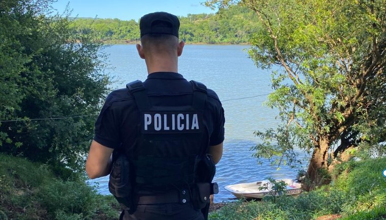 Hallaron el cuerpo sin vida de Agustín Rojas en la costa del río Uruguay, en San Javier Hallaron el cuerpo sin vida de Agustín Rojas en la costa del río Uruguay, en San Javier imagen-12