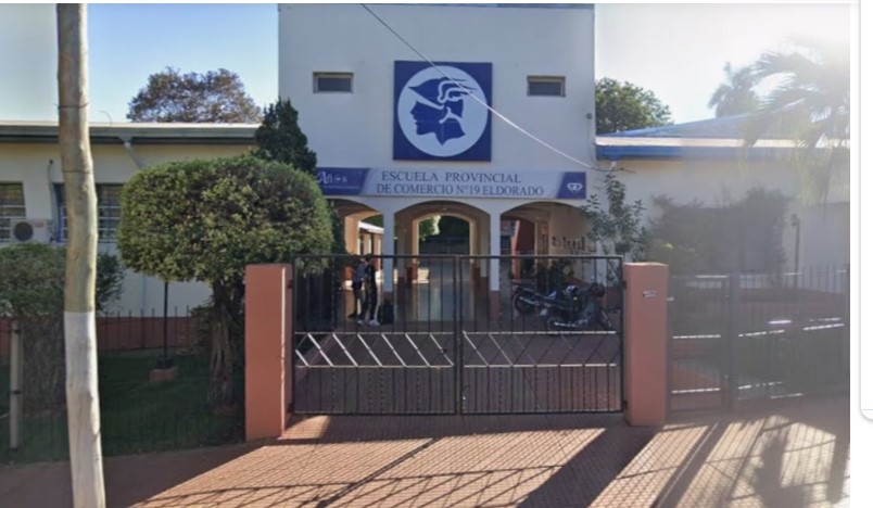 Alumnos de Eldorado juntaron $17 millones de pesos para su fiesta de egresados y una madre los perdió en el casino imagen-13