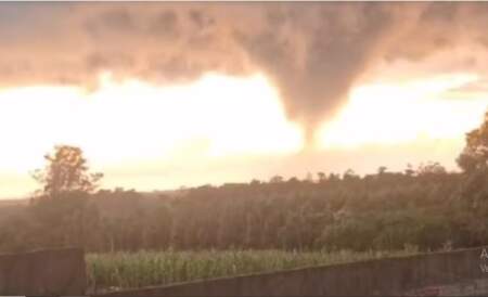 Paraguay: reportan posible tornado en la zona rural de Santa Rosa del Monday imagen-11