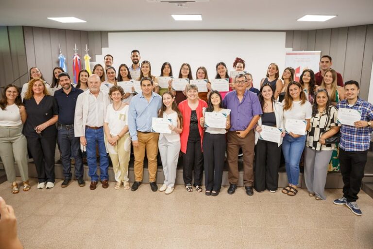 Histórico: la UCAMI entregó por primera vez certificados a residentes de la salud en Misiones imagen-15