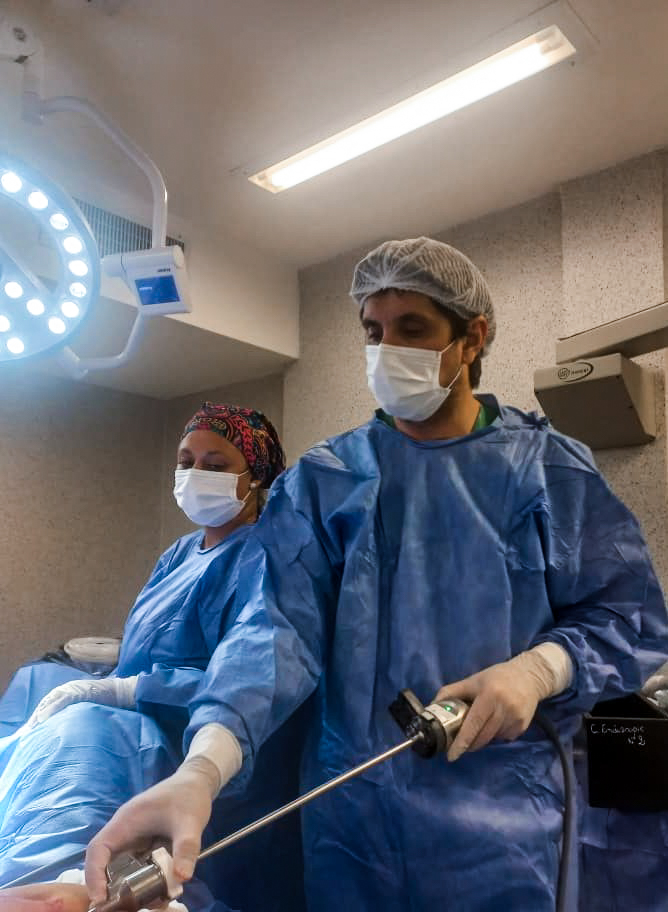 El robot Da Vinci del Hospital Madariaga marca un hito en cirugías urológicas mini invasivas imagen-25