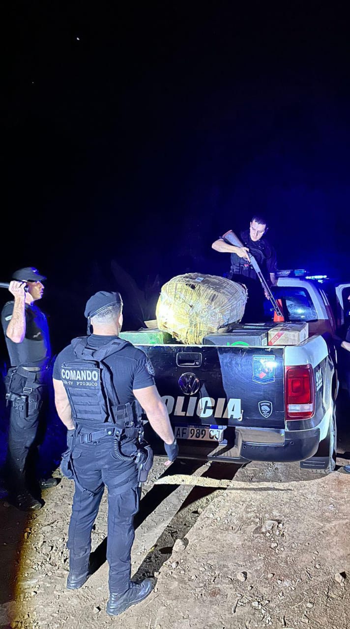 Intentó huir y cayó con un cargamento de cigarrillos valuado en casi $4 millones 5 Intentó huir y cayó con un cargamento de cigarrillos valuado en casi $4 millones imagen-4