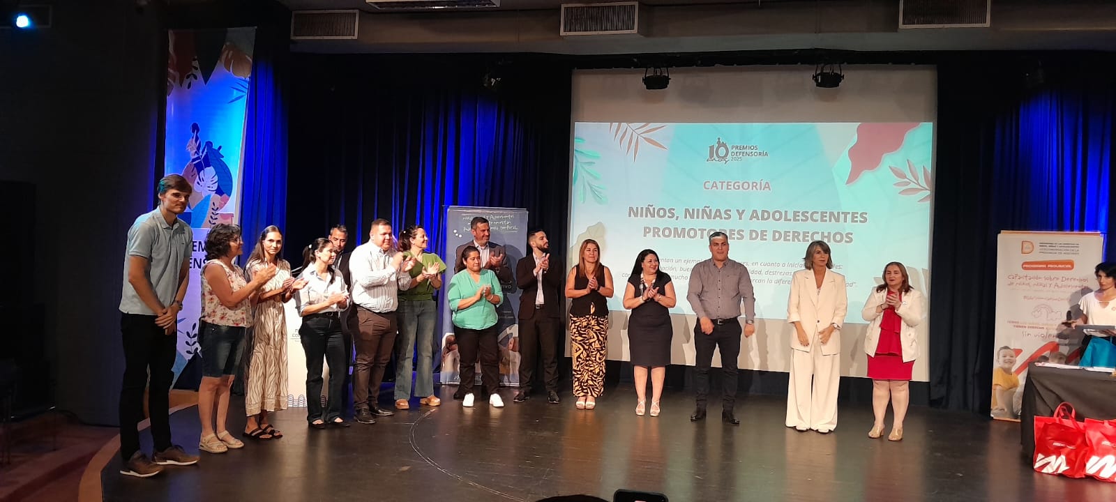 Entregaron los Premios Defensoría 2025, un reconocimiento a quienes se destacan en diversas disciplinas y en la promoción de los derechos de los NNyA 3 Entregaron los Premios Defensoría 2025, un reconocimiento a quienes se destacan en diversas disciplinas y en la promoción de los derechos de los NNyA imagen-2