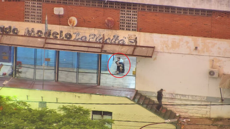 Robo frustrado en «La Placita» de Posadas: la tecnología del 911 guió la captura en vivo Robo frustrado en "La Placita" de Posadas: la tecnología del 911 guió la captura en vivo imagen-3