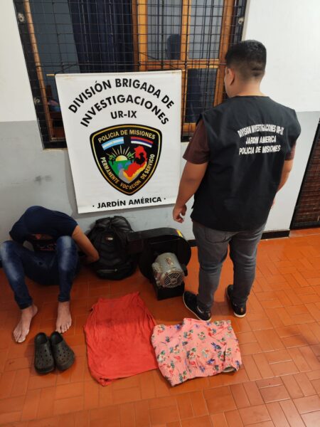 Fue captado por las cámaras y quedó detenido por un hecho de robo que aún se investiga. imagen-5