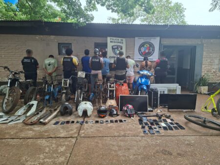 Posadas: desmantelan un taller clandestino donde una banda desguazaba motos robadas en la chacra 112 imagen-9