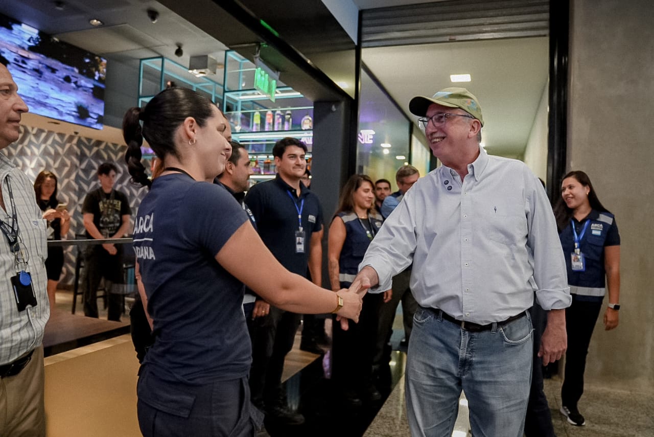 Este lunes llegó el nuevo vuelo Lima - Puerto Iguazú: "Es una oportunidad que nos une con turistas de 70 destinos del mundo", dijo Passalacqua imagen-7
