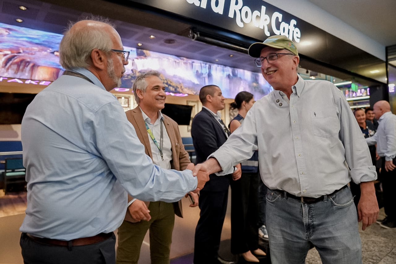 Este lunes llegó el nuevo vuelo Lima - Puerto Iguazú: "Es una oportunidad que nos une con turistas de 70 destinos del mundo", dijo Passalacqua imagen-13