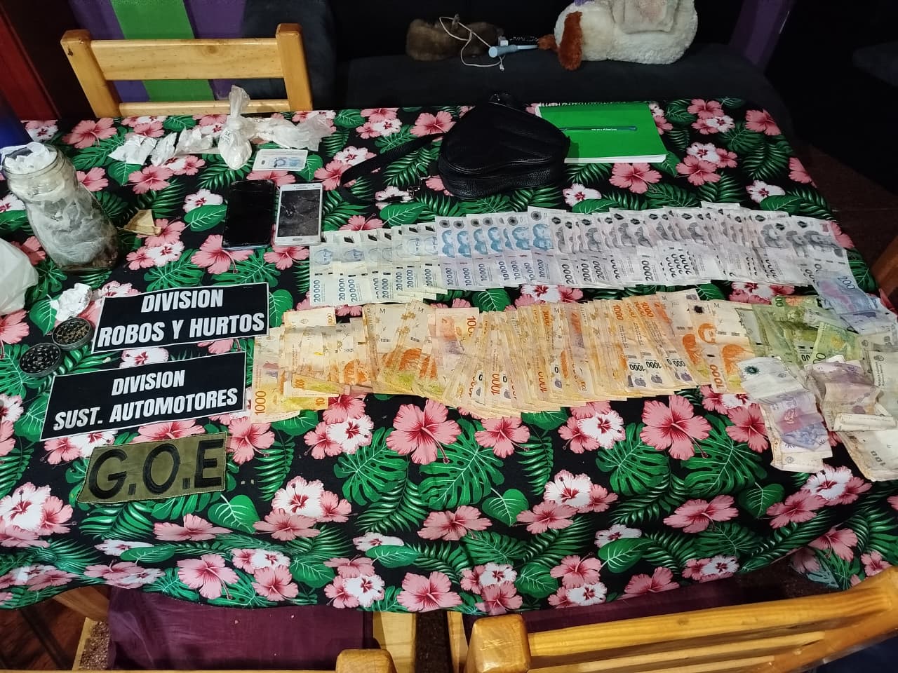 La Policía desarticuló una red barrial que distribuía droga desde una vivienda en Posadas imagen-6