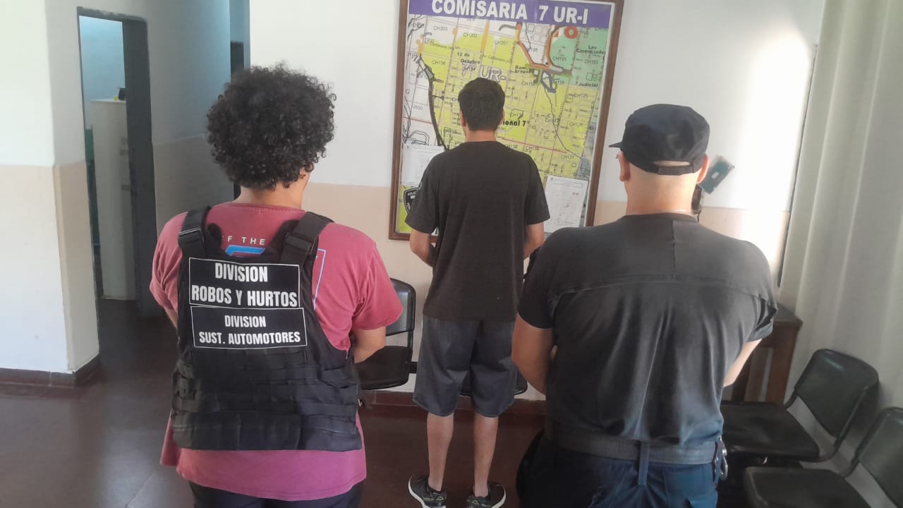 Simularon una compra, lo asaltaron con un revólver y le robaron $800 mil: Hay un detenido imagen-6