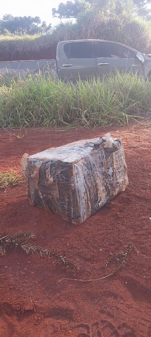 Persecución y despiste en la 101: secuestran una camioneta repleta de marihuana y detienen al narco en Andresito imagen-14